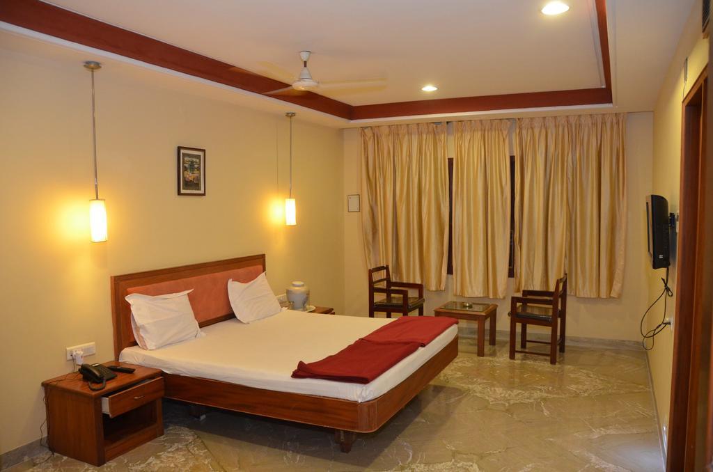 Hotel Raya'S Annexe-1 กุมพาโกนัม ภายนอก รูปภาพ